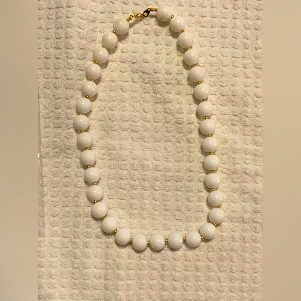 White And Gold Bead Necklace 14$